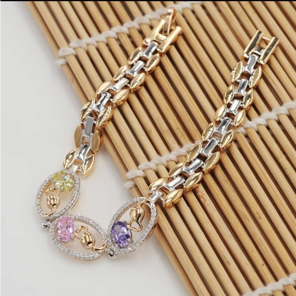 🌸New 18K gold plated zircon bracelet